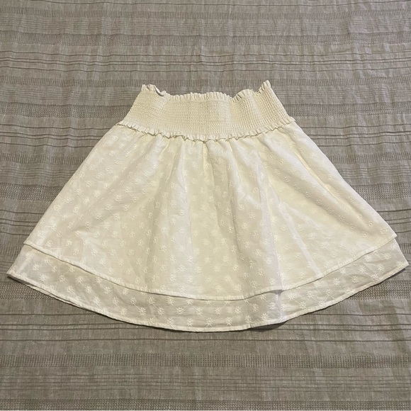 RAILS Addison Skirt in White Embroidered Daisies - Picture 8 of 11